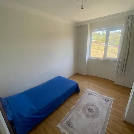 Double Stor House Near The Airport Appartement *
